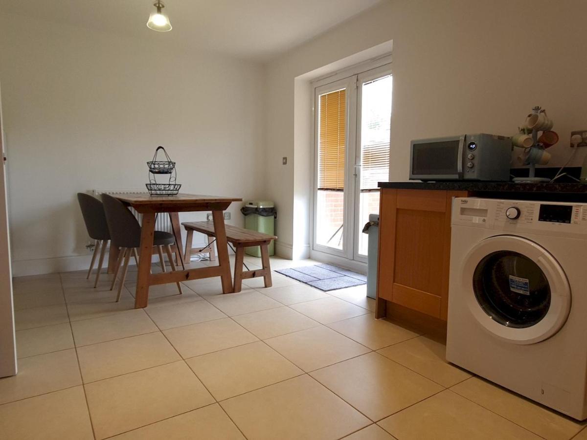 Pass The Keys Well Located Modern 5 Bedroom House Birmingham Eksteriør billede